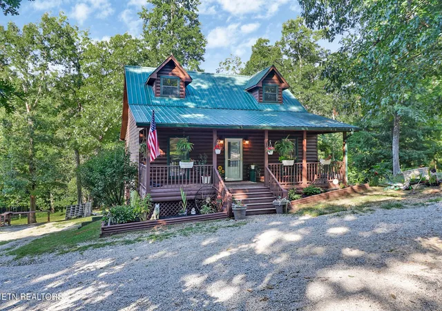 Photo 3 of Single family home for sale at 358 Red Oak Dr, Jamestown, TN 38556 | MLS# 3518392 | Listing updated on 2026-08-20