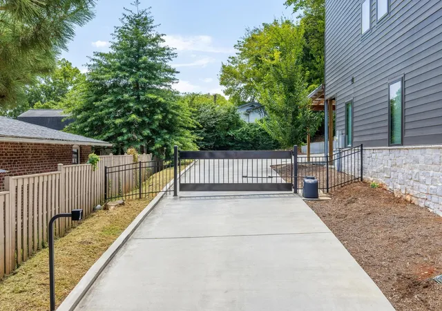 3rd image of 1036 E 4Th Street #103, Chattanooga, TN 37403 | MLS# 3518394
