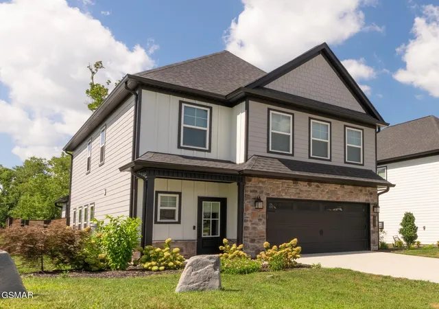 Photo 1 of Single family home for sale at 1722 Melton Meadows Dr, Maryville, TN 37803 | MLS# 3518401 | Listing updated on 2026-09-24