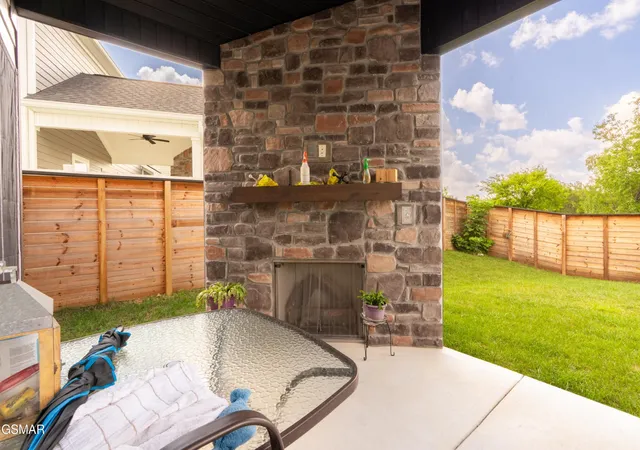 Photo 3 of Single family home for sale at 1722 Melton Meadows Dr, Maryville, TN 37803 | MLS# 3518401 | Listing updated on 2026-10-03