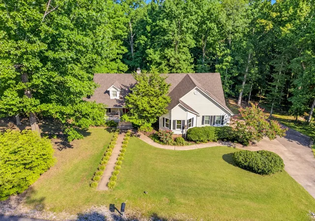 Photo 2 of Single family home for sale at 175 Castleton Cv, Paris, TN 38242 | MLS# 3520735 | Listing updated on 2026-09-30