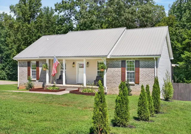 Photo 2 of Single family home for sale at 385 Belmont Rd, Clarksville, TN 37040 | MLS# 3526798 | Listing updated on 2026-08-26
