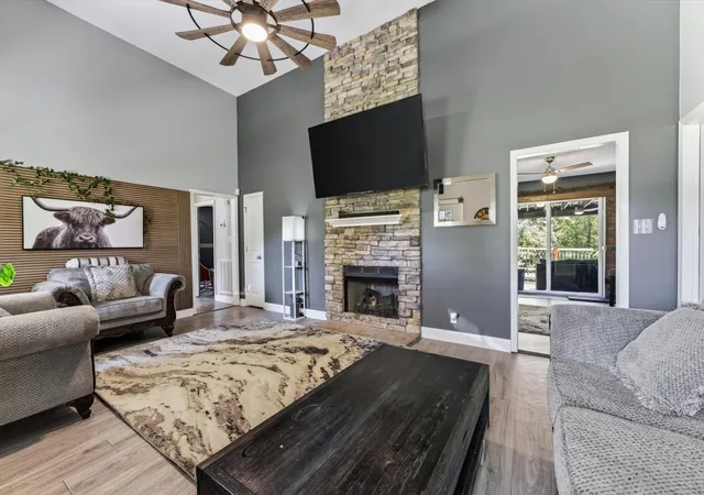 Photo 4 of Single family home for sale at 385 Belmont Rd, Clarksville, TN 37040 | MLS# 3526798 | Listing updated on 2026-08-26