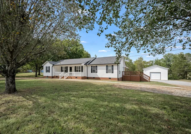 2nd image of 120 Whiteside Ln, Shelbyville, TN 37160 | MLS# 3518960