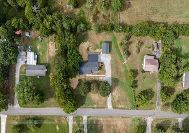 Photo 3 of Single family home for sale at 120 Whiteside Ln, Shelbyville, TN 37160 | MLS# 3518960 | Listing updated on 2026-09-02