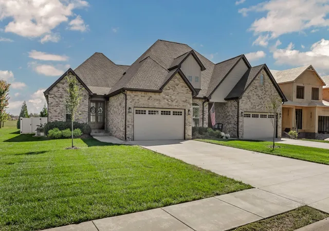 2nd image of 1049 Veridian Dr #A, Clarksville, TN 37043 | MLS# 3525875