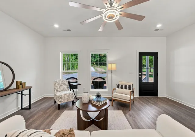 Photo 3 of Sale Pending at 2175 Highway 48 S, Dickson, TN 37055 | MLS# 3541400 | Listing updated on 2026-10-03