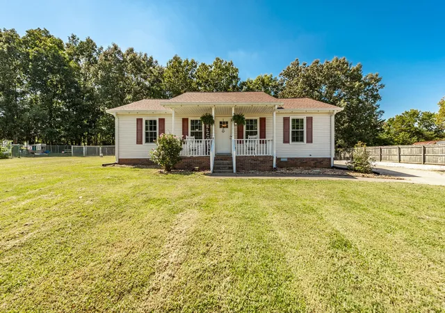 1st image of 332 Forrest Dr, Greenbrier, TN 37073 | MLS# 3519017