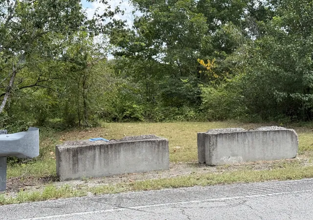 Photo 3 of Land for sale at 913 Riverside Dr, Columbia, TN 38401 | MLS# 3520382 | Listing updated on 2026-08-21
