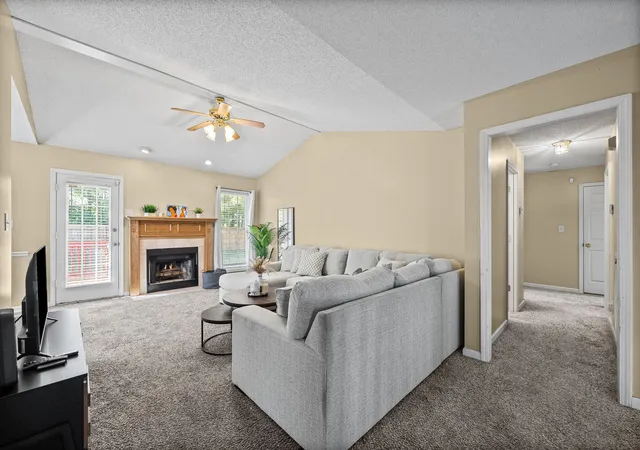 Photo 2 of Single family home for sale at 1344 Bluebonnet Dr, Clarksville, TN 37042 | MLS# 3528530 | Listing updated on 2026-09-19