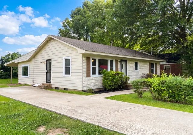Photo 2 of Single family home for sale at 80 James St, Jackson, TN 38301 | MLS# 3518897 | Listing updated on 2026-10-01