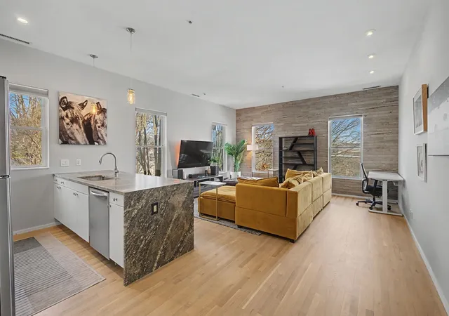 Listing Photo 5 - Condo for sale in building located at 1200 5Th Ave N, Nashville, TN 37208 - Unit #414