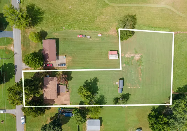 Photo 4 of Single family home for sale at 935 Barron Rd, Lewisburg, TN 37091 | MLS# 3541914 | Listing updated on 2026-09-18