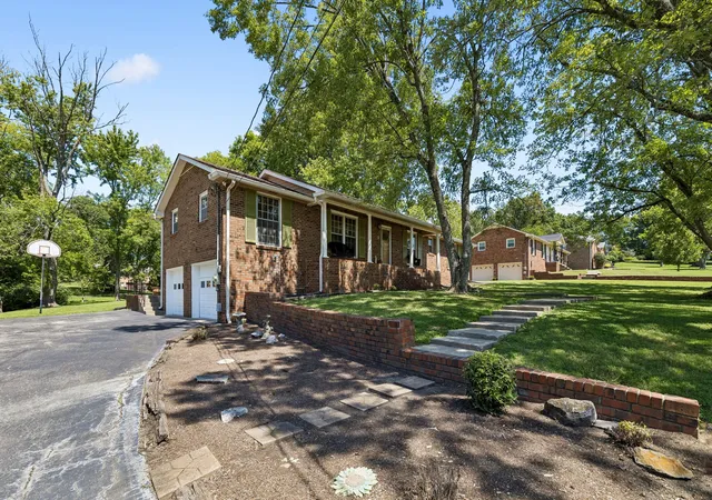 Photo 2 of Single family home for sale at 108 Due West Dr, Mount Juliet, TN 37122 | MLS# 3527854 | Listing updated on 2026-08-31
