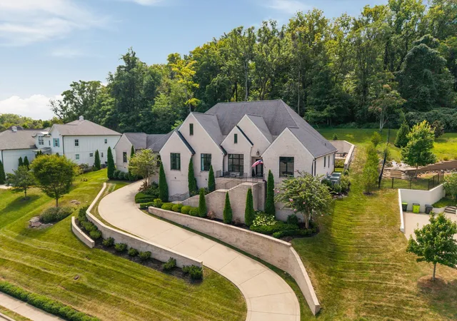 Photo 3 of Single family home for sale at 1027 Stockett Dr, Nashville, TN 37221 | MLS# 3543184 | Listing updated on 2026-09-12