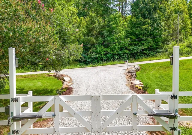 2nd image of 2395 Mecca Pike, Englewood, TN 37329 | MLS# 3518948