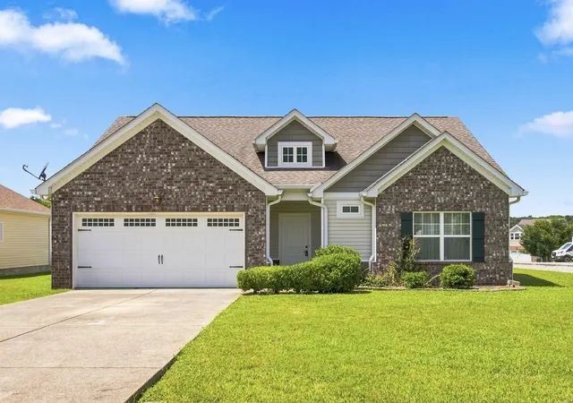 1st image of 211 Wyburn Pl, Burns, TN 37029 | MLS# 3520736