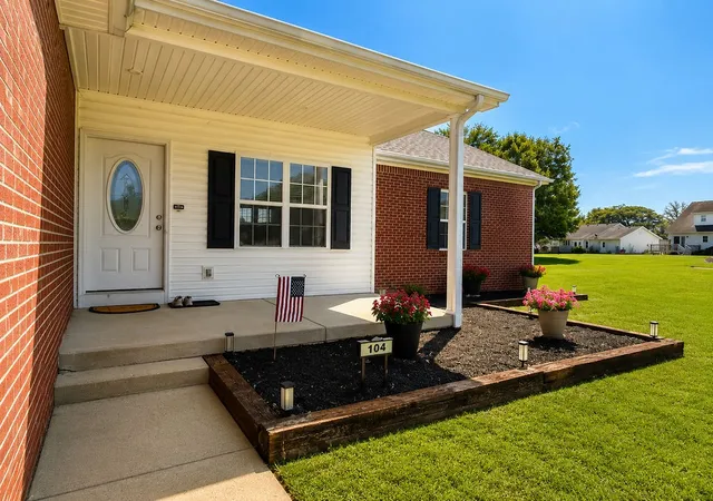 2nd image of 104 Nesting Ct, Hopkinsville, KY 42240 | MLS# 3518913