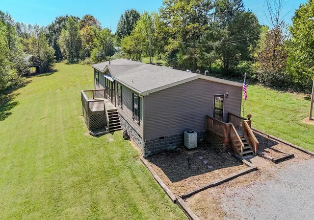 Photo 4 of Manufactured home for sale at 137 Hawkins Rd, Westmoreland, TN 37186 | MLS# 3518907 | Listing updated on 2026-08-21