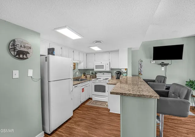 Photo 3 of Condo for sale at 1081 Cove Rd #824, Sevierville, TN 37876 | MLS# 3518926 | Listing updated on 2026-09-20