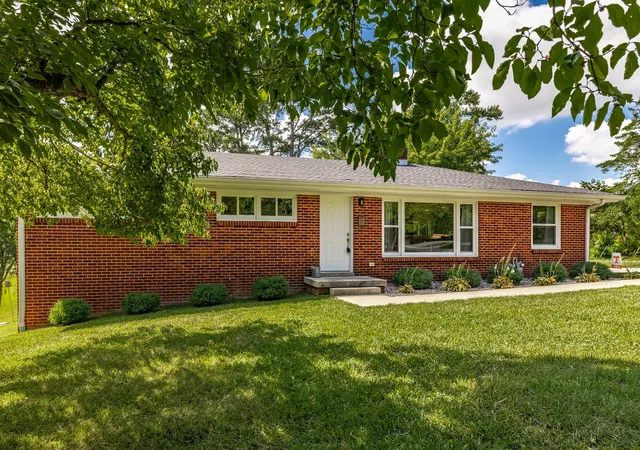 Photo 4 of Single family home for sale at 503 N Pawnee Dr, Springfield, TN 37172 | MLS# 3520611 | Listing updated on 2026-10-02