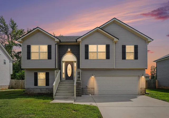 1st image of 805 Rushing Dr, Clarksville, TN 37042 | MLS# 3520240