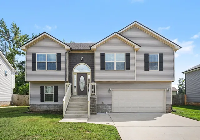 2nd image of 805 Rushing Dr, Clarksville, TN 37042 | MLS# 3520240