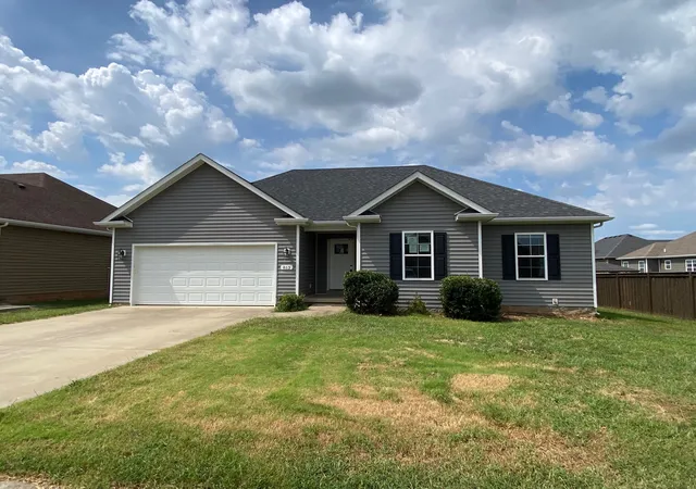 Photo 1 of Single family home for sale at 813 Pleasant Meadow Ln, Bowling Green, KY 42101 | MLS# 3519098 | Listing updated on 2026-10-02