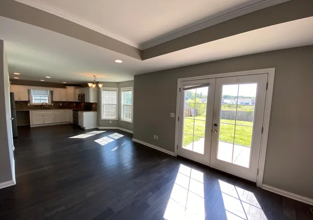 Photo 3 of Single family home for sale at 813 Pleasant Meadow Ln, Bowling Green, KY 42101 | MLS# 3519098 | Listing updated on 2026-10-02