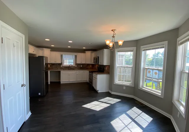 Photo 4 of Single family home for sale at 813 Pleasant Meadow Ln, Bowling Green, KY 42101 | MLS# 3519098 | Listing updated on 2026-10-02