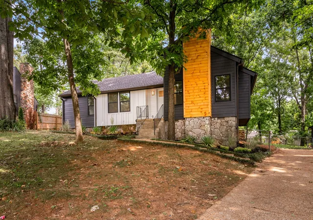 1st image of 304 Sunrise Cir, Mount Juliet, TN 37122 | MLS# 3520381