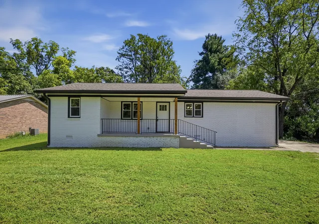 Photo 2 of Single family home for sale at 1805 N Whitney Ave, Cookeville, TN 38501 | MLS# 3526437 | Listing updated on 2026-08-25