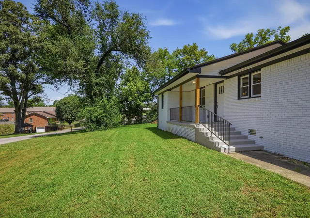 Photo 3 of Single family home for sale at 1805 N Whitney Ave, Cookeville, TN 38501 | MLS# 3526437 | Listing updated on 2026-09-22