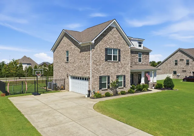 Photo 4 of Single family home for sale at 1122 Britannia Way, Murfreesboro, TN 37129 | MLS# 3540376 | Listing updated on 2026-09-21
