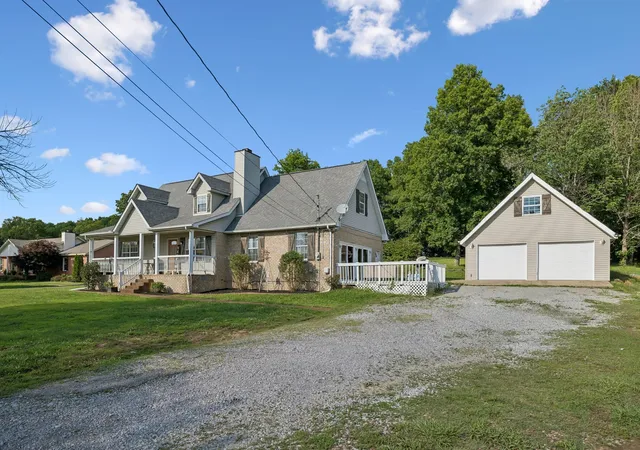 Photo 2 of Single family home for sale at 636 Shelley Dr, Mount Juliet, TN 37122 | MLS# 3519126 | Listing updated on 2026-10-10