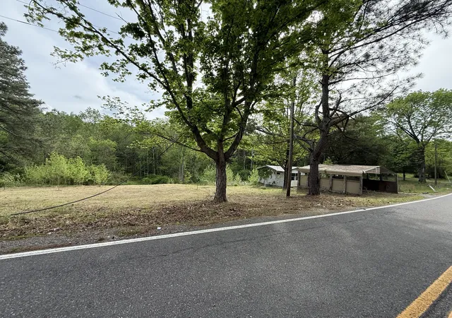 3rd image of 225 Attaway Rd N, Clarksville, TN 37040 | MLS# 3519343