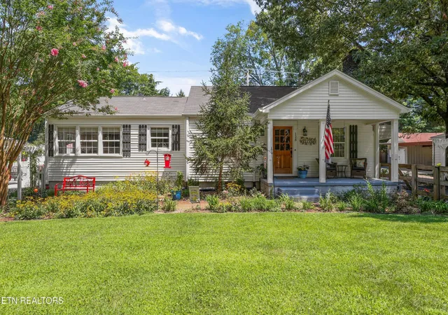 1st image of 128 Lonas Dr, Maryville, TN 37803 | MLS# 3519161