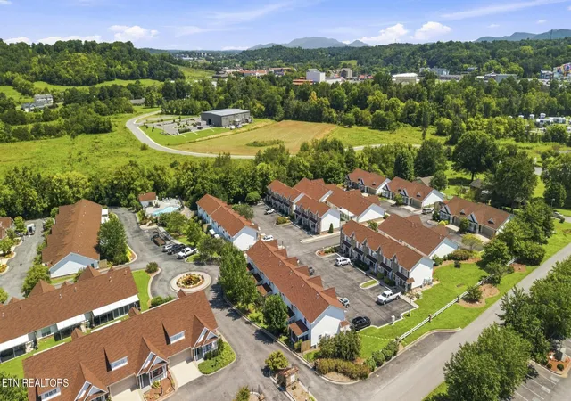 4th image of 533 Orchard Valley Way #UNIT 332, Sevierville, TN 37862 | MLS# 3519171