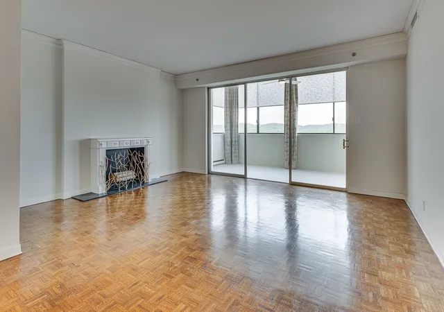 Listing Photo 2 - Condo for sale in building located at 105 Leake Ave, Nashville, TN 37205 - Unit #93