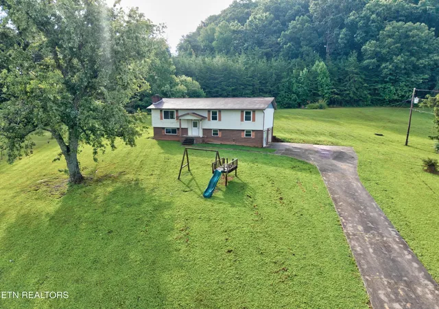 Photo 2 of Single family home for sale at 572 S Union Grv Rd, Friendsville, TN 37737 | MLS# 3602025 | Listing updated on 2026-09-28