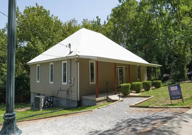 3rd image of 112 Humphries St, Charlotte, TN 37036 | MLS# 3519278