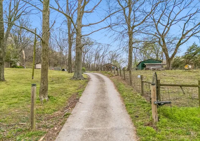 Photo 4 of House for sale at 6759 Bethesda Arno Rd, Thompsons Station, TN 37179 | MLS# 3519219 | Listing updated on 2026-08-24