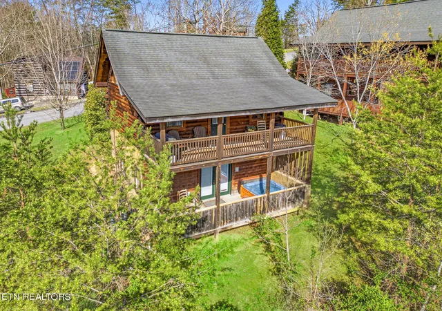 2nd image of 570 Country Oaks Dr, Pigeon Forge, TN 37863 | MLS# 3519218