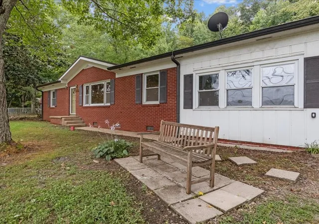 Photo 2 of Single family home for sale at 810 W Main St, Waverly, TN 37185 | MLS# 3519247 | Listing updated on 2026-08-29