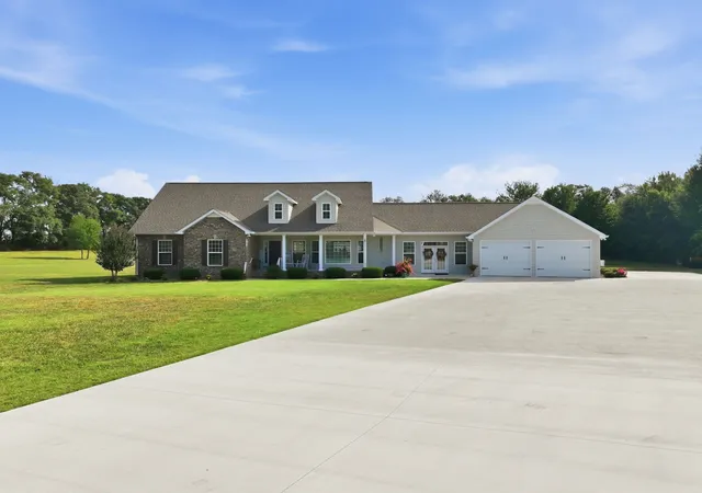 Single family home for sale at 168 Lancaster St, Hillsboro, TN 37342 | MLS# 3610667