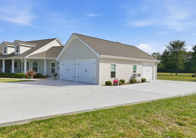 Photo 3 of Single family home for sale at 168 Lancaster St, Hillsboro, TN 37342 | MLS# 3610667 | Listing updated on 2026-10-02