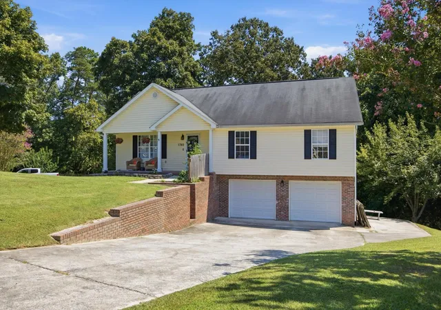 Photo 2 of Single family home for sale at 1760 Haleigh Terrace, Soddy Daisy, TN 37379 | MLS# 3519229 | Listing updated on 2026-09-14