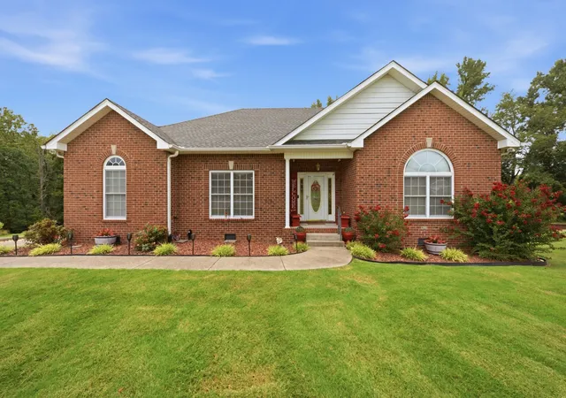 2nd image of 221 Allen Dr, Greenbrier, TN 37073 | MLS# 3520361