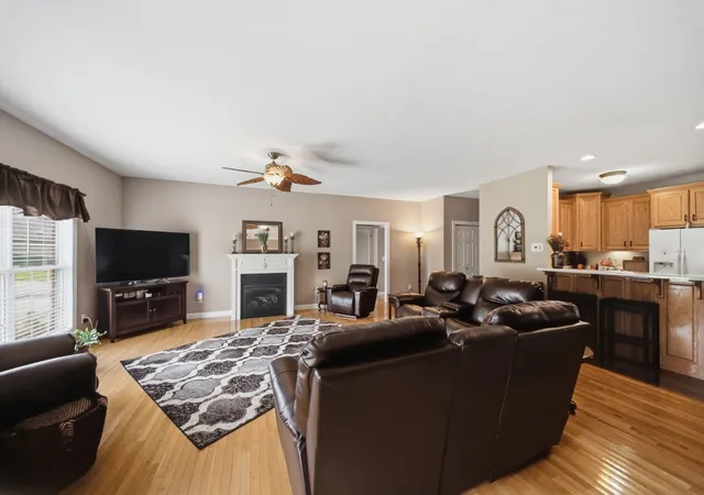 Photo 4 of Single family home for sale at 221 Allen Dr, Greenbrier, TN 37073 | MLS# 3520361 | Listing updated on 2026-10-09