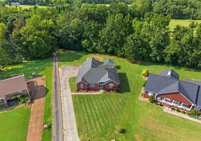 5th image of 221 Allen Dr, Greenbrier, TN 37073 | MLS# 3520361
